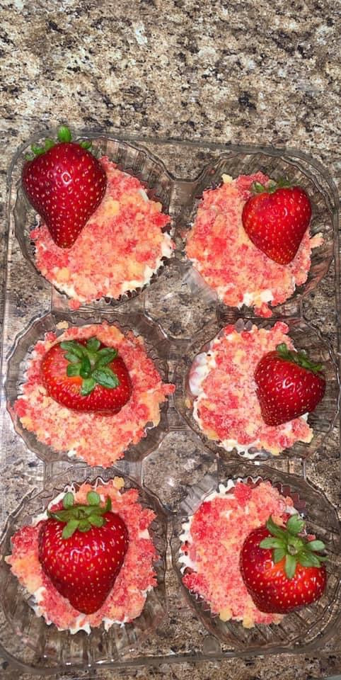 Strawberry Krunch Cupcakes